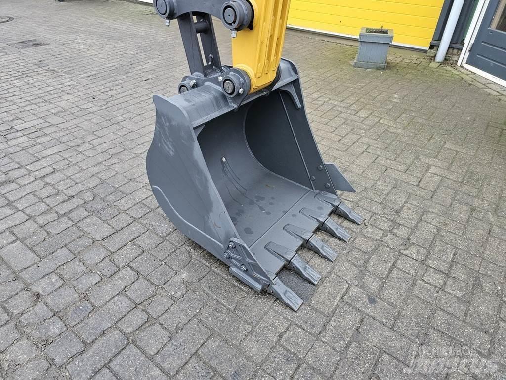 XCMG XE60GA Мини-экскаваторы