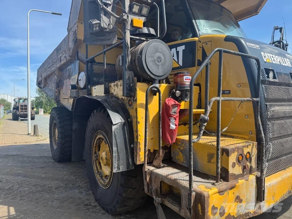 CAT 770 Карьерные самосвалы
