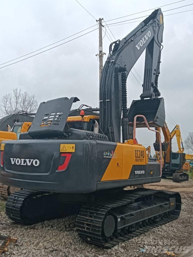 Volvo EC 240 Гусеничные экскаваторы