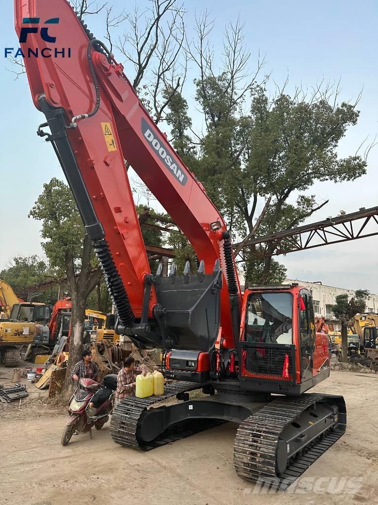 Doosan DX 225 LC Гусеничные экскаваторы