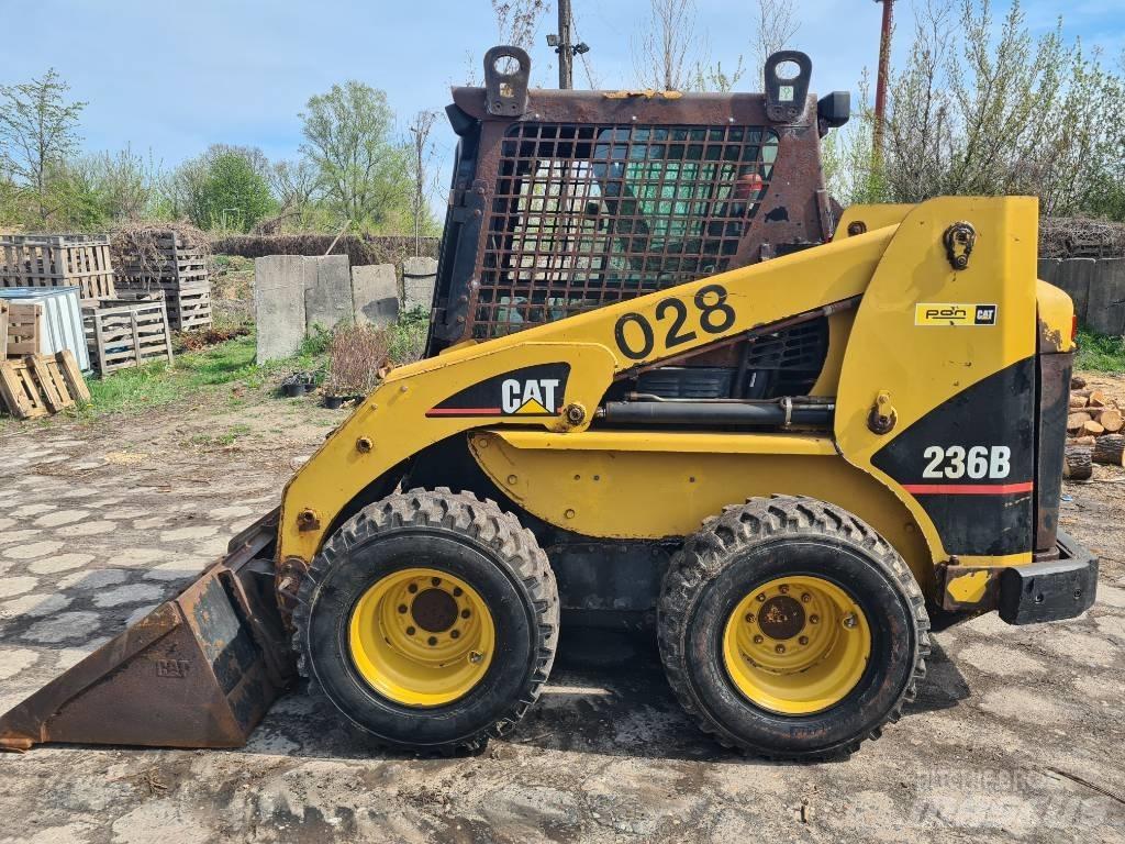 CAT 236 B Малые погрузчики