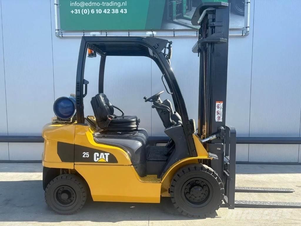 CAT GP25N Heftruck Газовые погрузчики