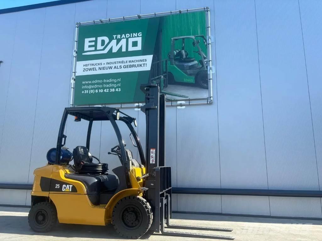 CAT GP25N Heftruck Газовые погрузчики