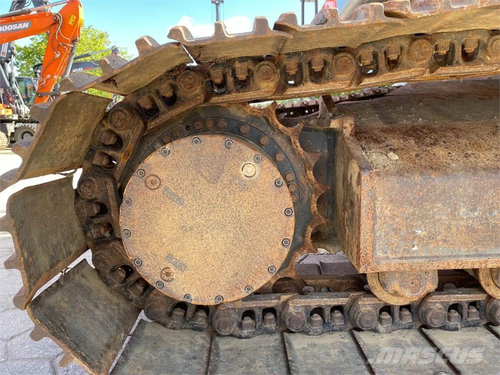 Doosan DX235LC-5 Гусеничные экскаваторы