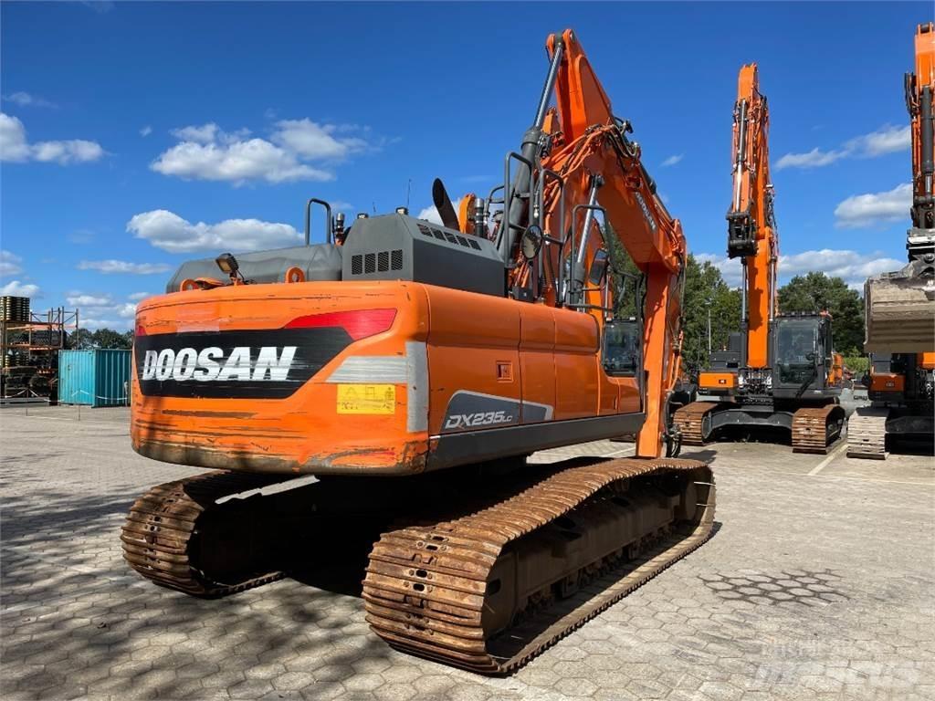 Doosan DX235LC-5 Гусеничные экскаваторы