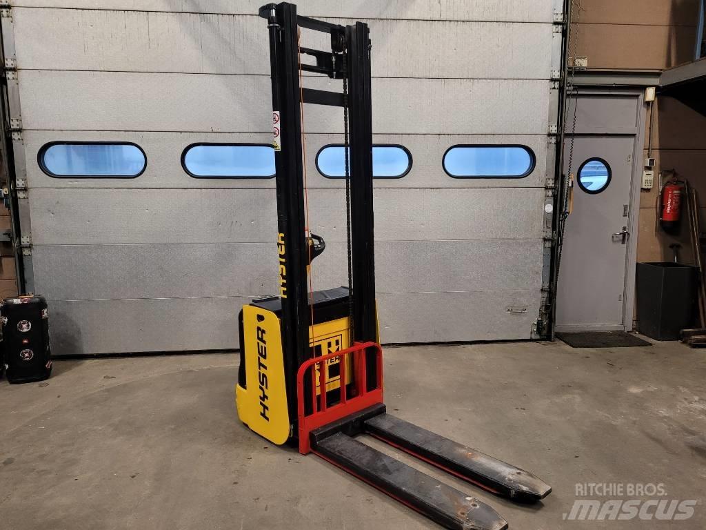 Hyster S 1.6 Ручные штабелёры с электроподъёмом