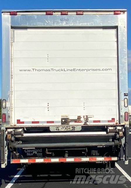 Freightliner M2 106 Грузовики-Рефрижераторы