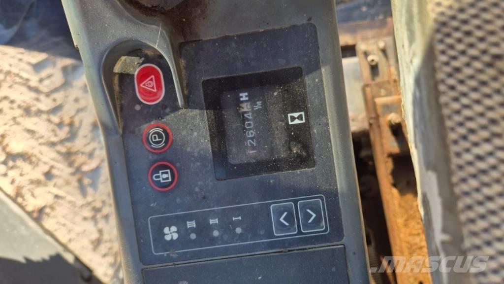 JCB JS 130 Гусеничные экскаваторы