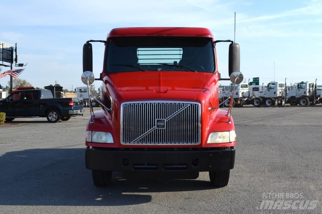Volvo VNM 42 T200 Седельные тягачи