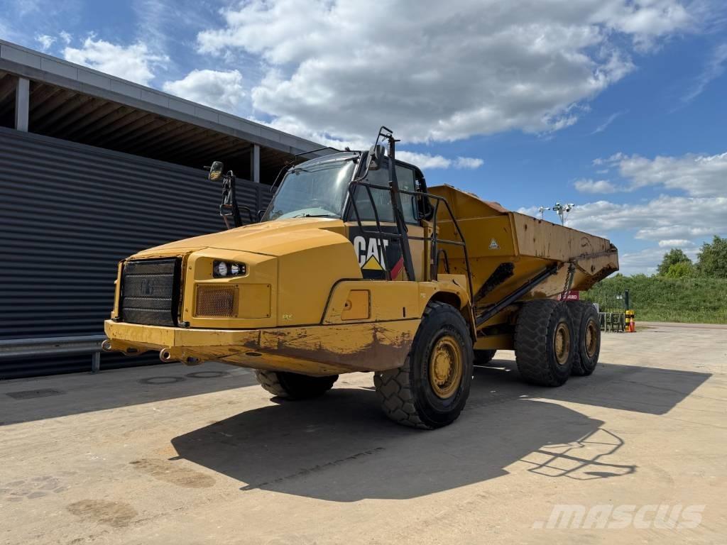 CAT 730C Шарнирно-сочленённые самосвалы