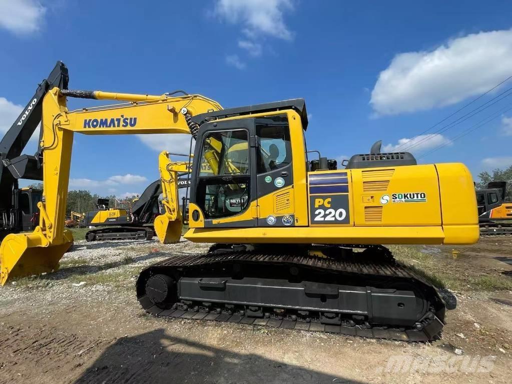 Komatsu PC 220 Гусеничные экскаваторы