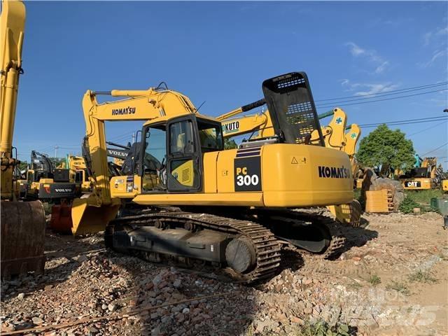 Komatsu PC300-7 Гусеничные экскаваторы