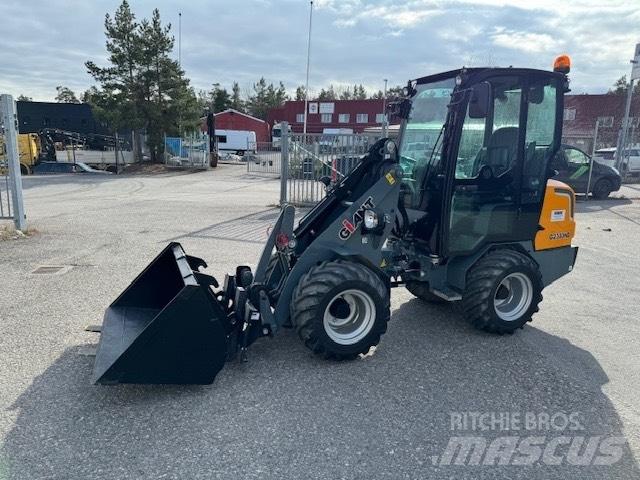 GiANT G2300 HD Малые погрузчики