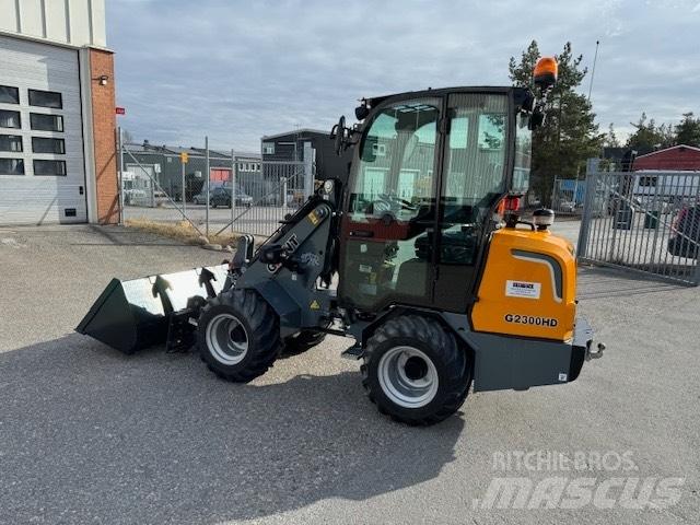 GiANT G2300 HD Малые погрузчики