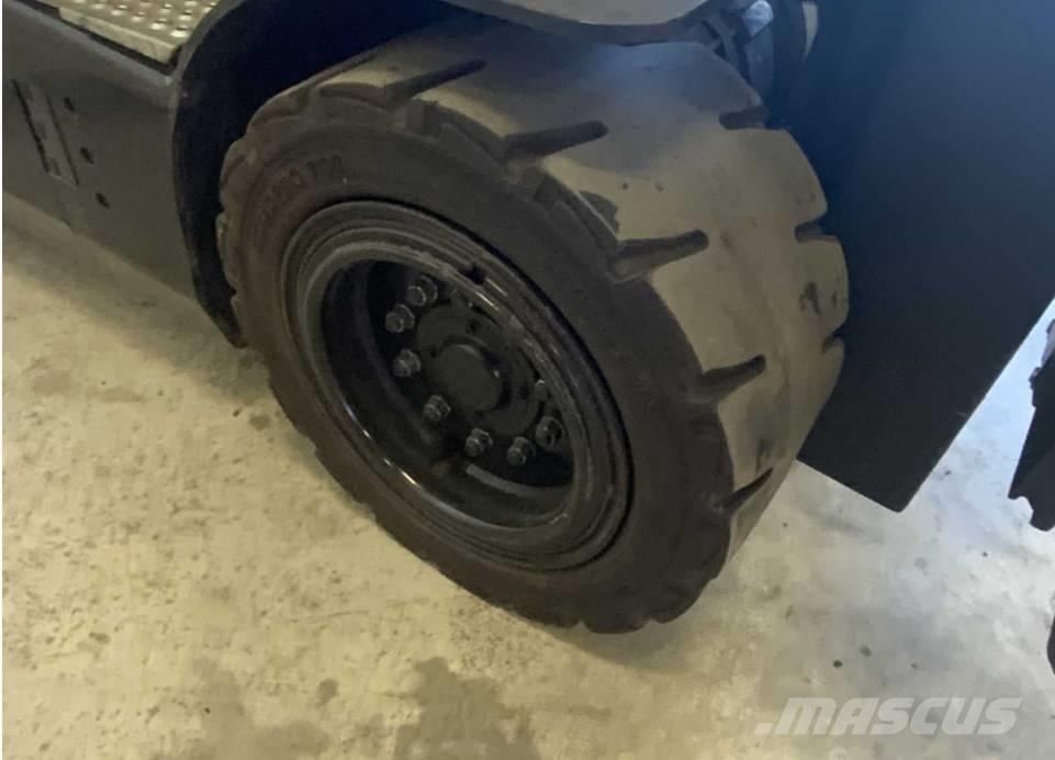 Doosan B 25 X-7 Электропогрузчики