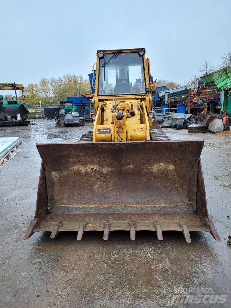 CAT 953 Гусеничные фронтальные погрузчики