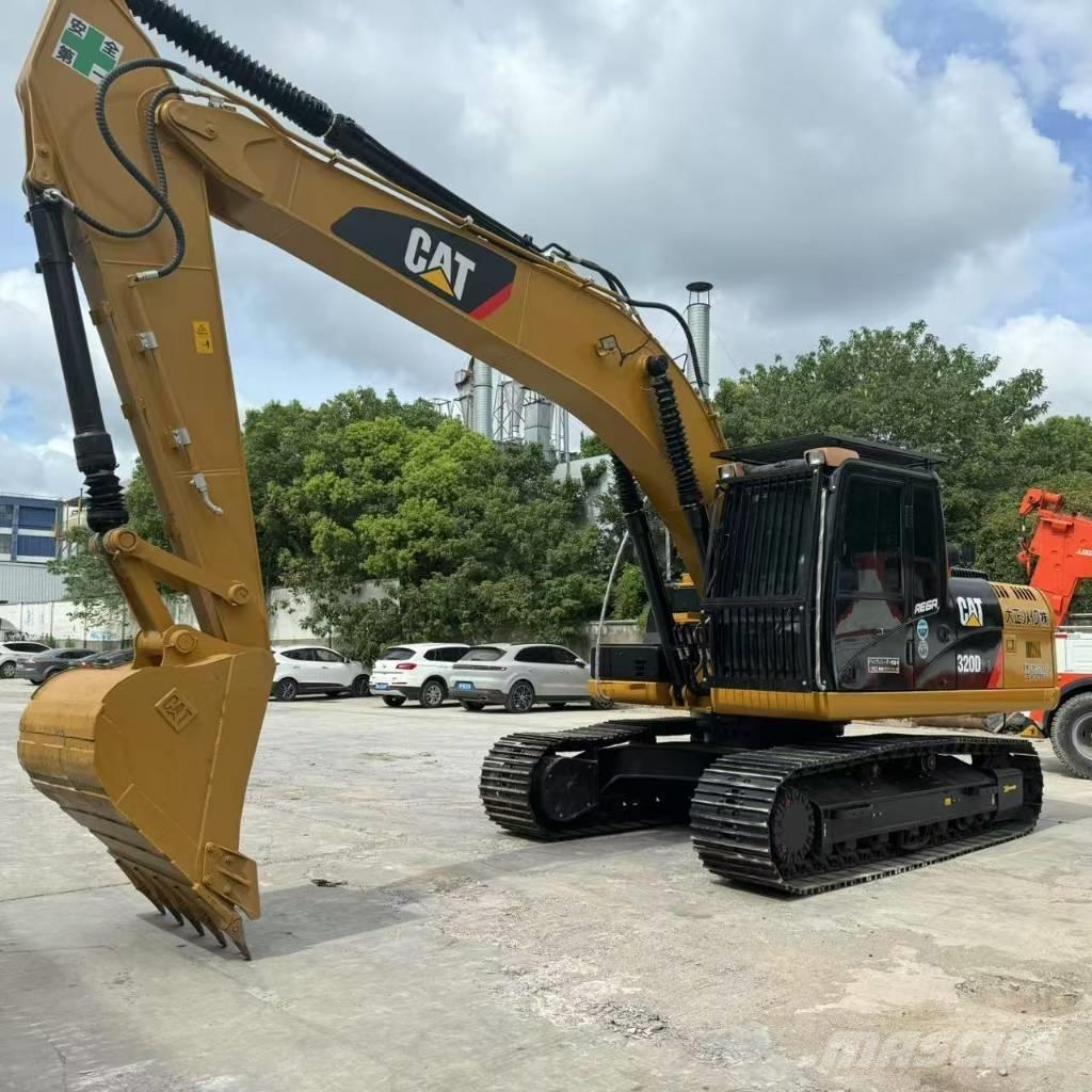 CAT 320D2 Гусеничные экскаваторы