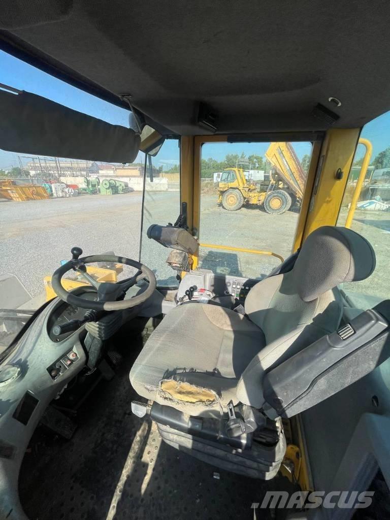 Volvo L 120 E Фронтальные погрузчики