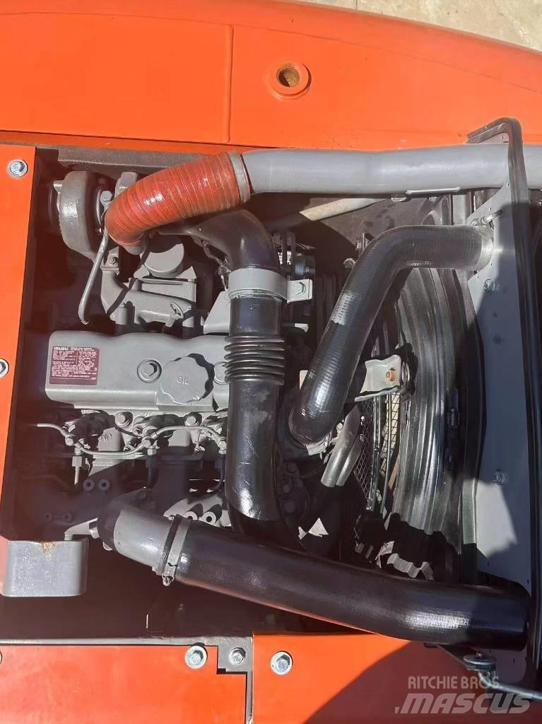 Hitachi ZX 120 Гусеничные экскаваторы