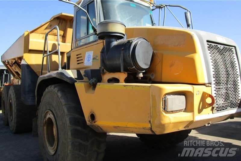 Bell B40D Шарнирно-сочленённые самосвалы