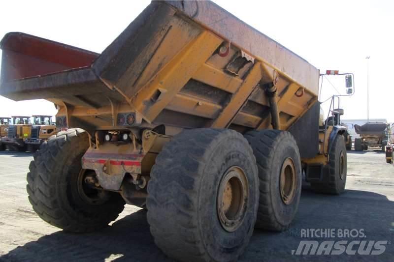 Bell B40D Шарнирно-сочленённые самосвалы