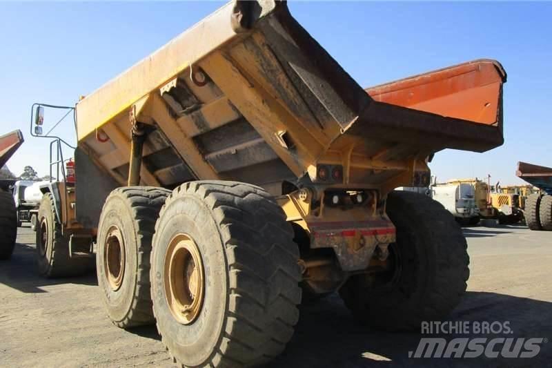 Bell B40D Шарнирно-сочленённые самосвалы