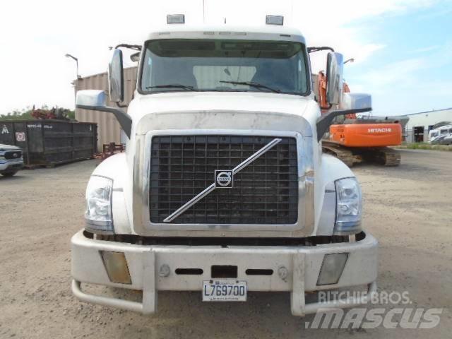 Volvo VNL Седельные тягачи