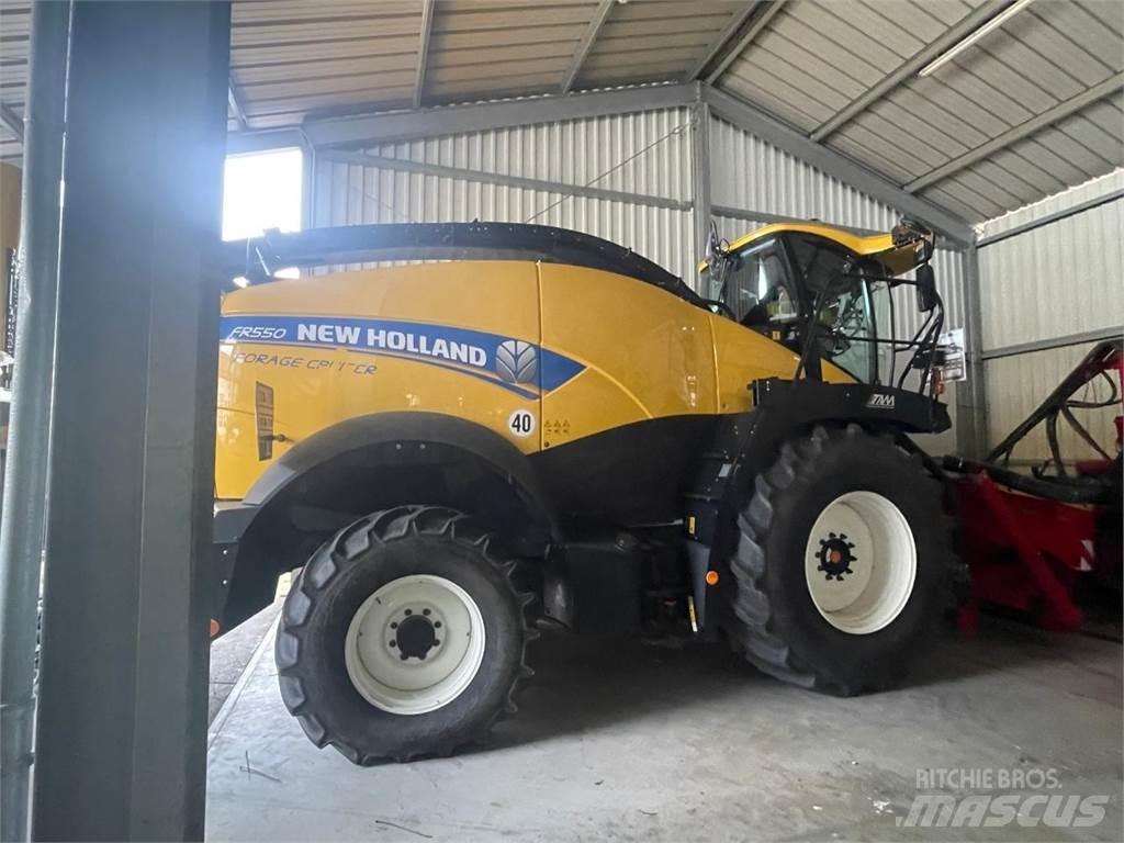 New Holland FR550 Самоходные кормоуборочные комбайны