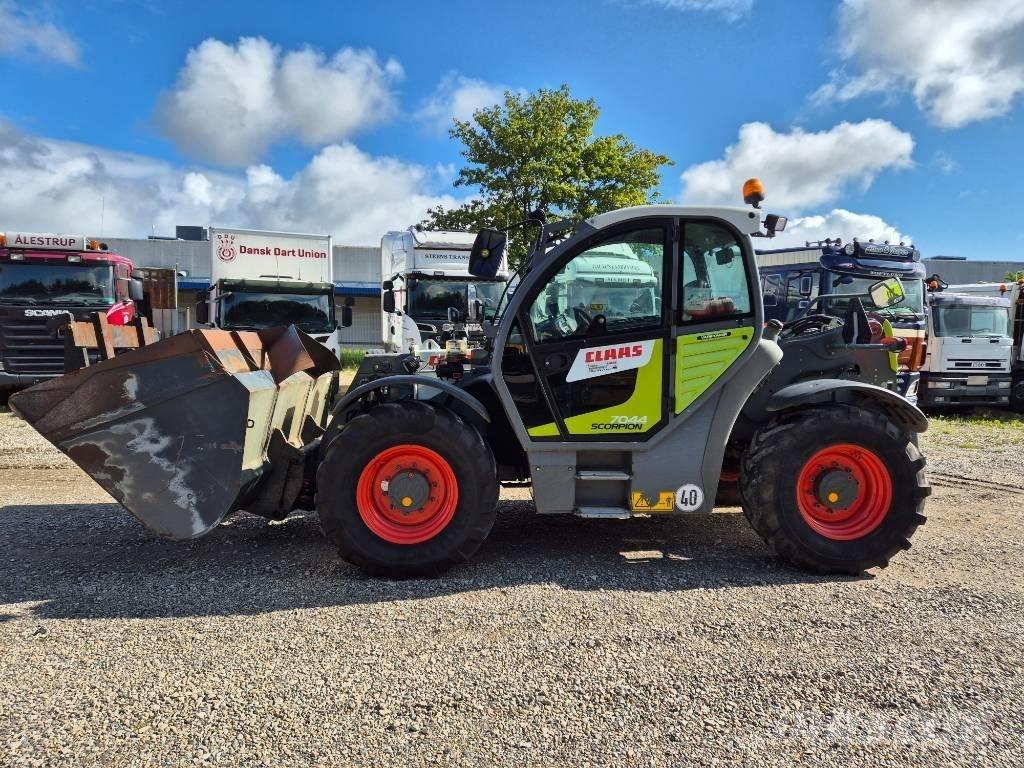 CLAAS Scorpion 7044 Сельскохозяйственные телескопические погрузчики