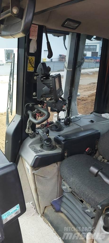 CAT D6N XL Гусеничные бульдозеры