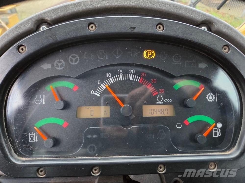 CAT 938G Фронтальные погрузчики