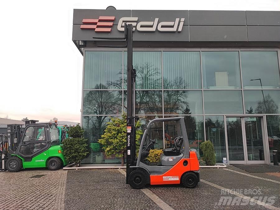 Toyota 02-8FDF15 Дизельные погрузчики