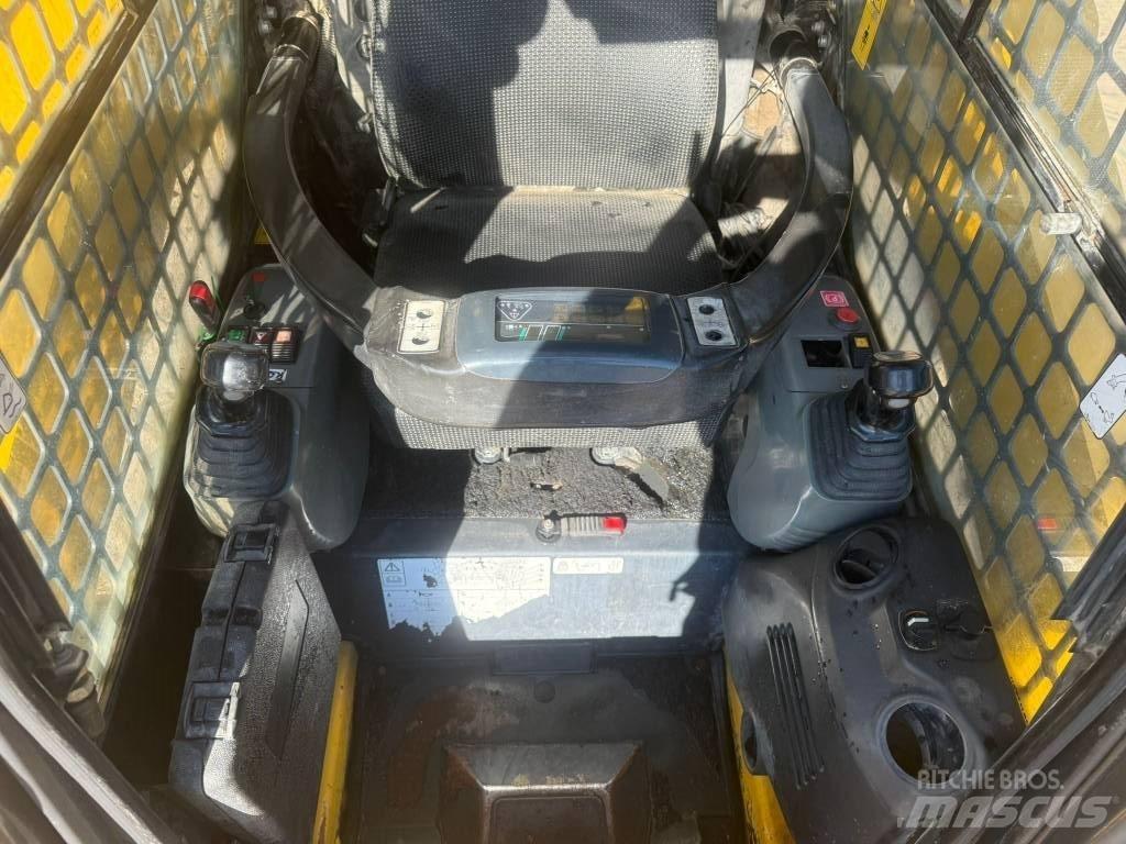 Komatsu SK 820-5 Мини-погрузчики