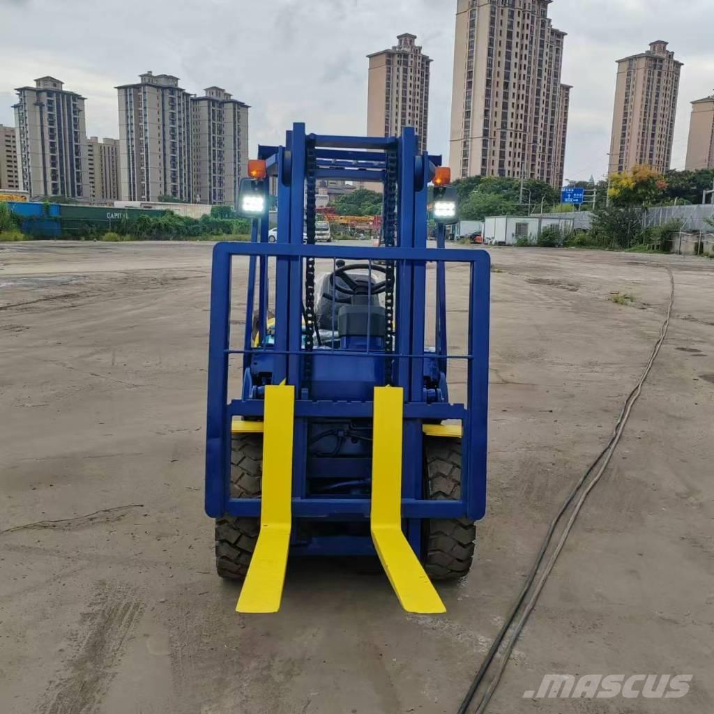 Komatsu FD 30 T-17 Дизельные погрузчики