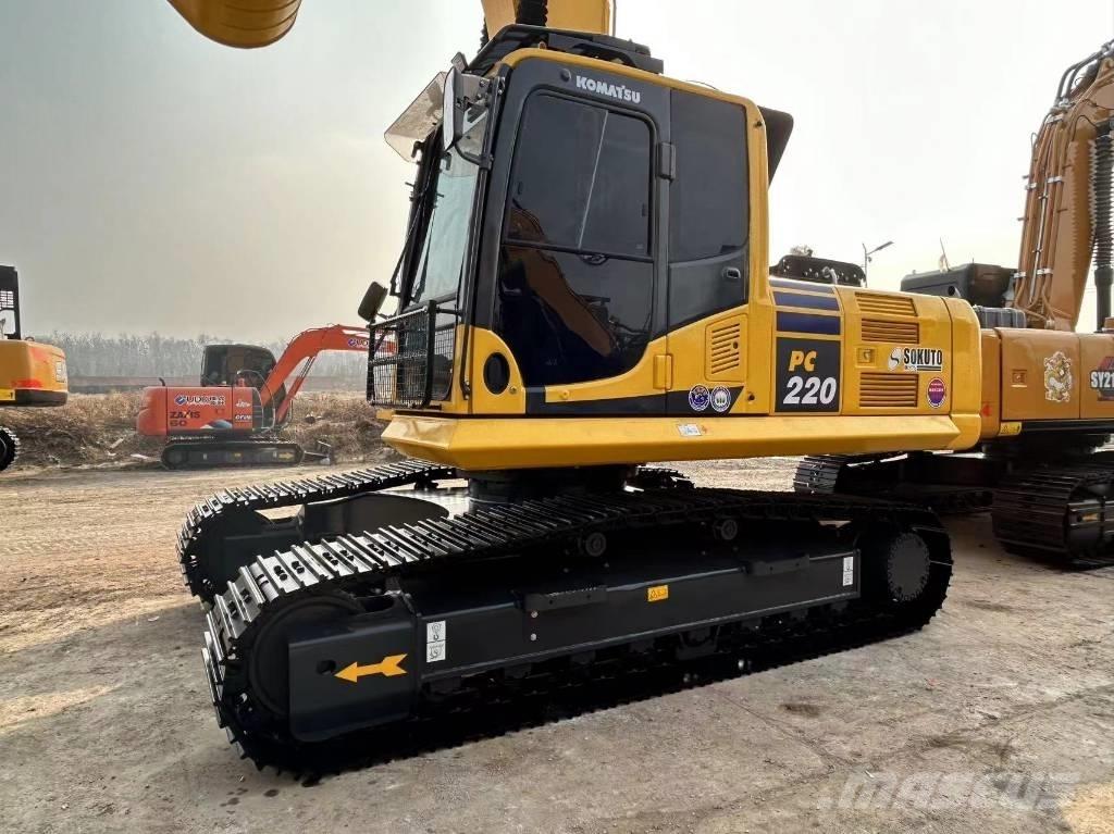 Komatsu 220 Гусеничные экскаваторы