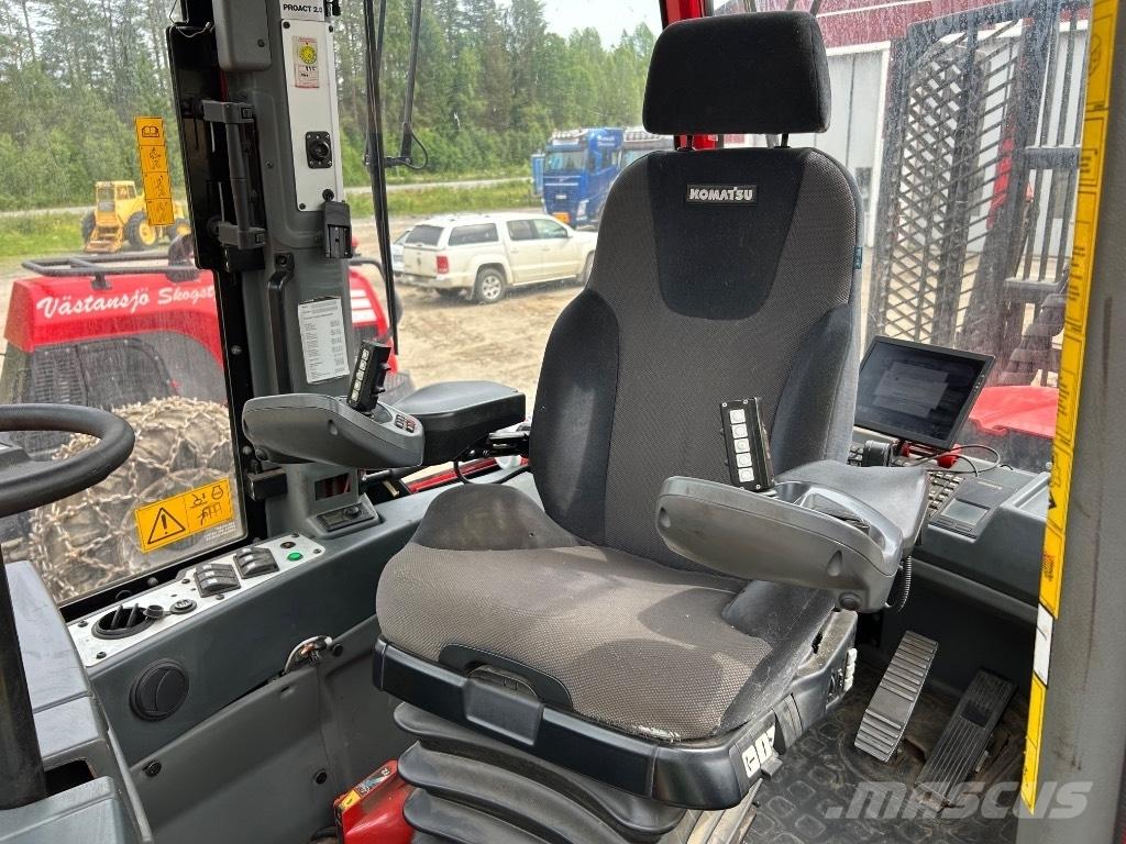 Komatsu 895 Форвардеры