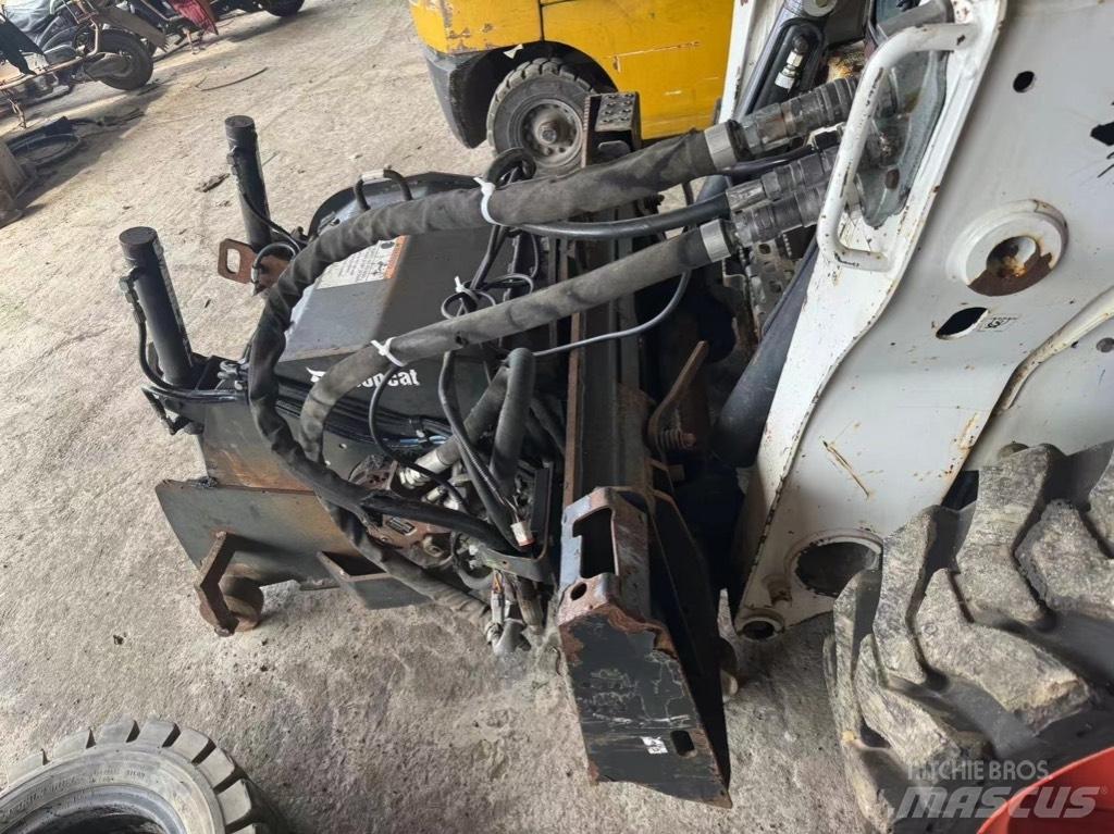 Bobcat S 750 Мини-погрузчики