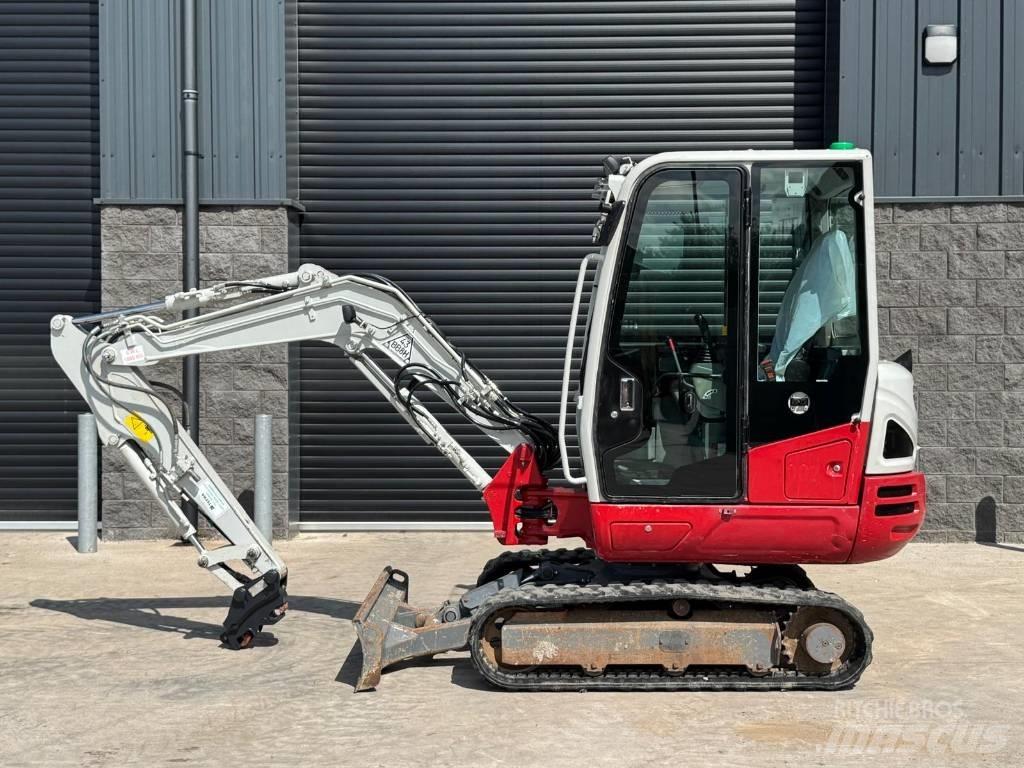 Takeuchi TB 230 Мини-экскаваторы
