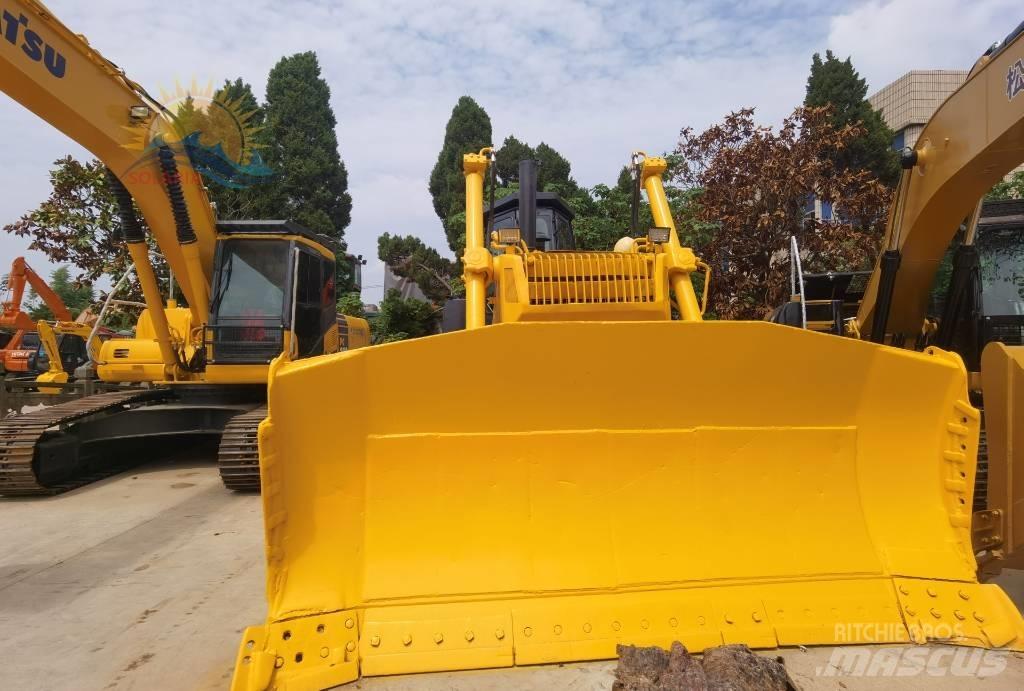 Komatsu D 155 AX Гусеничные бульдозеры