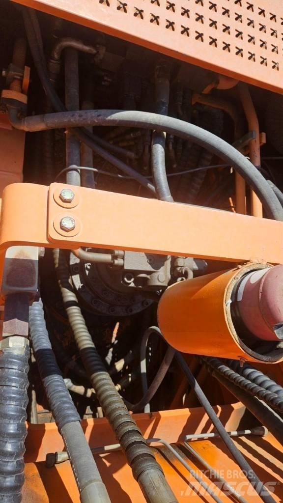 Doosan DX 300 LC Гусеничные экскаваторы