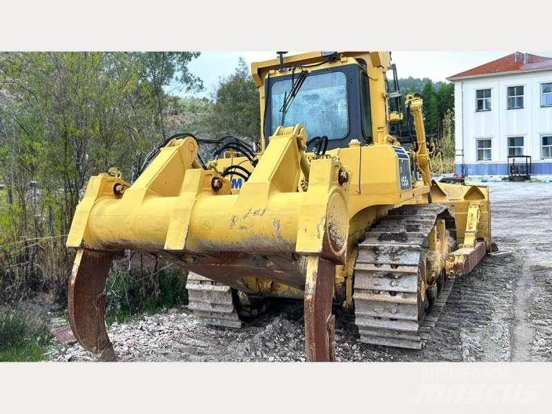 Komatsu D155AX-5 Гусеничные бульдозеры