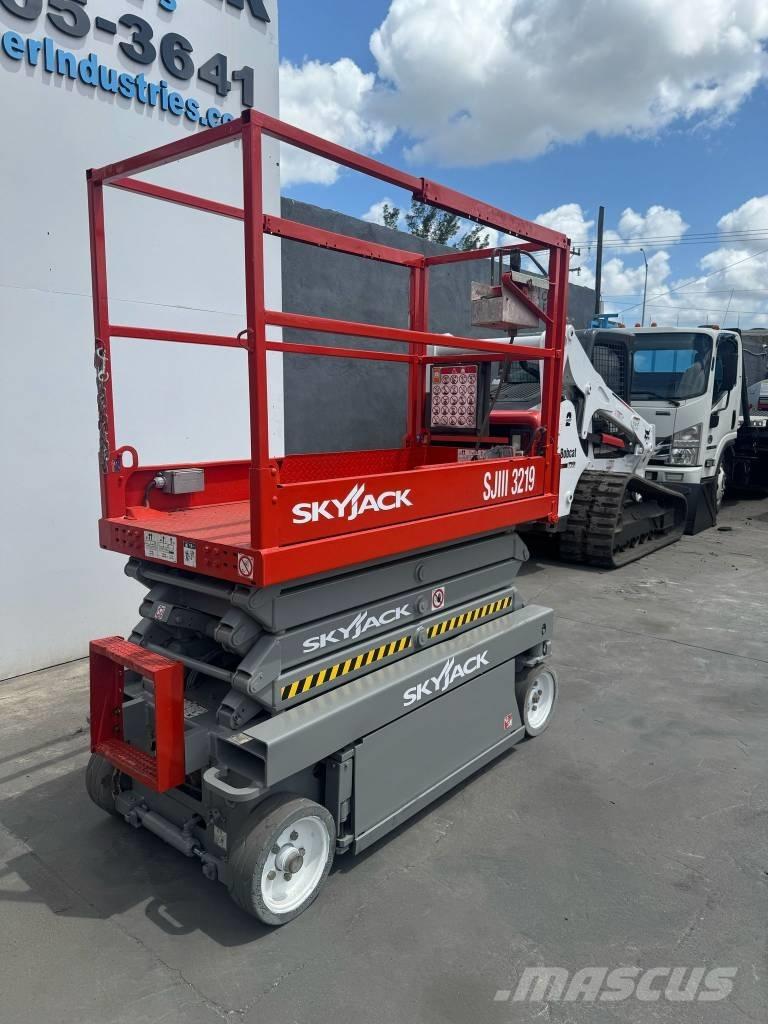 SkyJack SJ III 3219 Ножничные подъемники