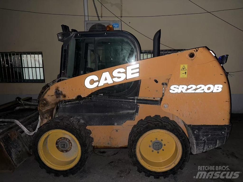 CASE SR 220B Мини-погрузчики