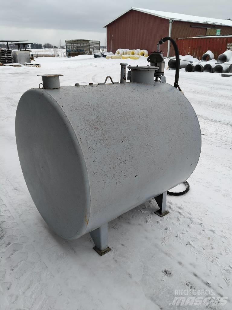  Farmarisäiliö 1300 L Сельхозтехника - Другие