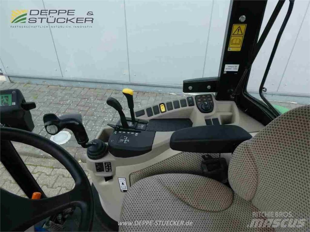 John Deere 3046R Коммунальные тракторы