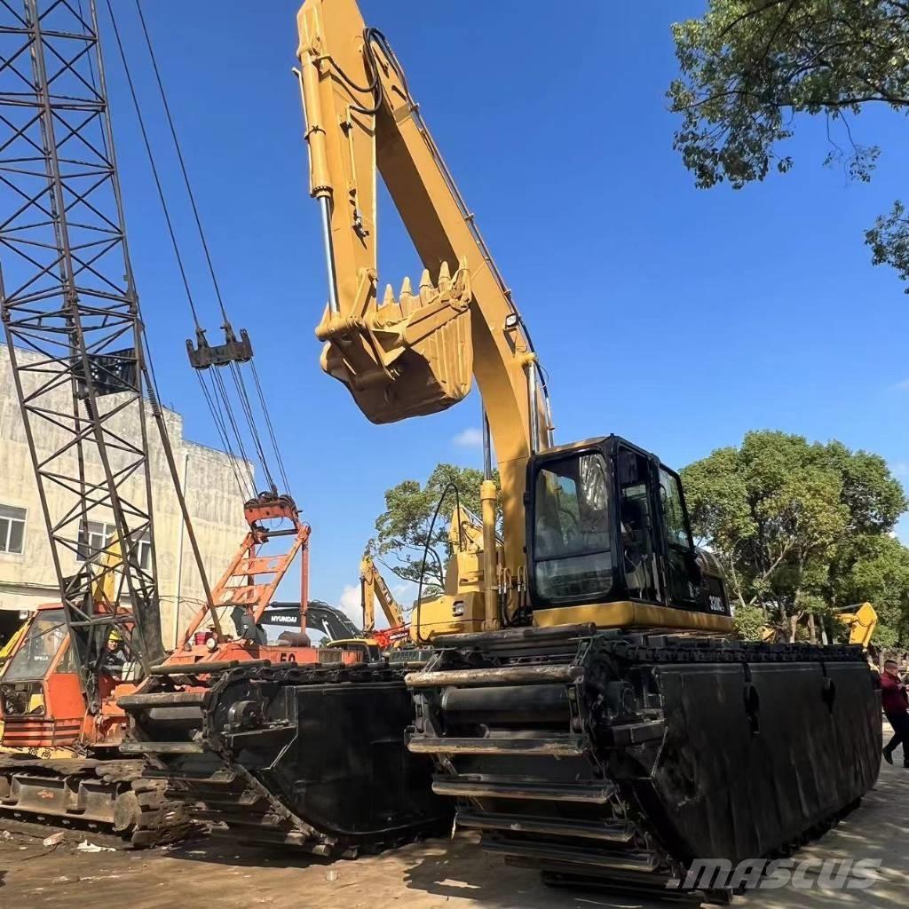 CAT 320 C Экскаваторы-амфибии
