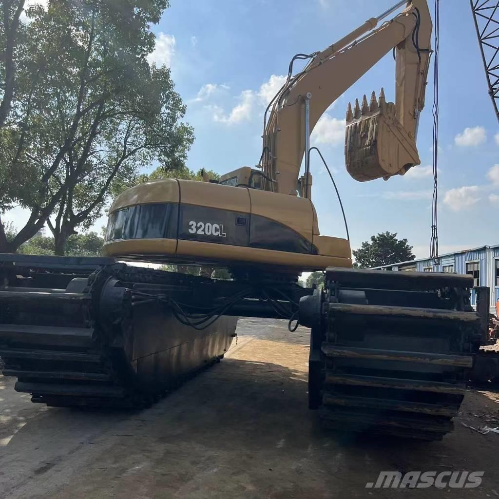 CAT 320 C Экскаваторы-амфибии