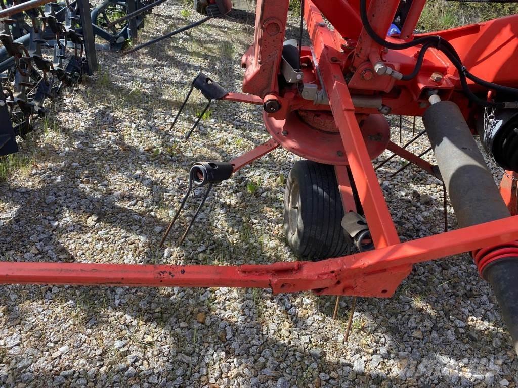 Kuhn GF8702 Грабли-ворошилки