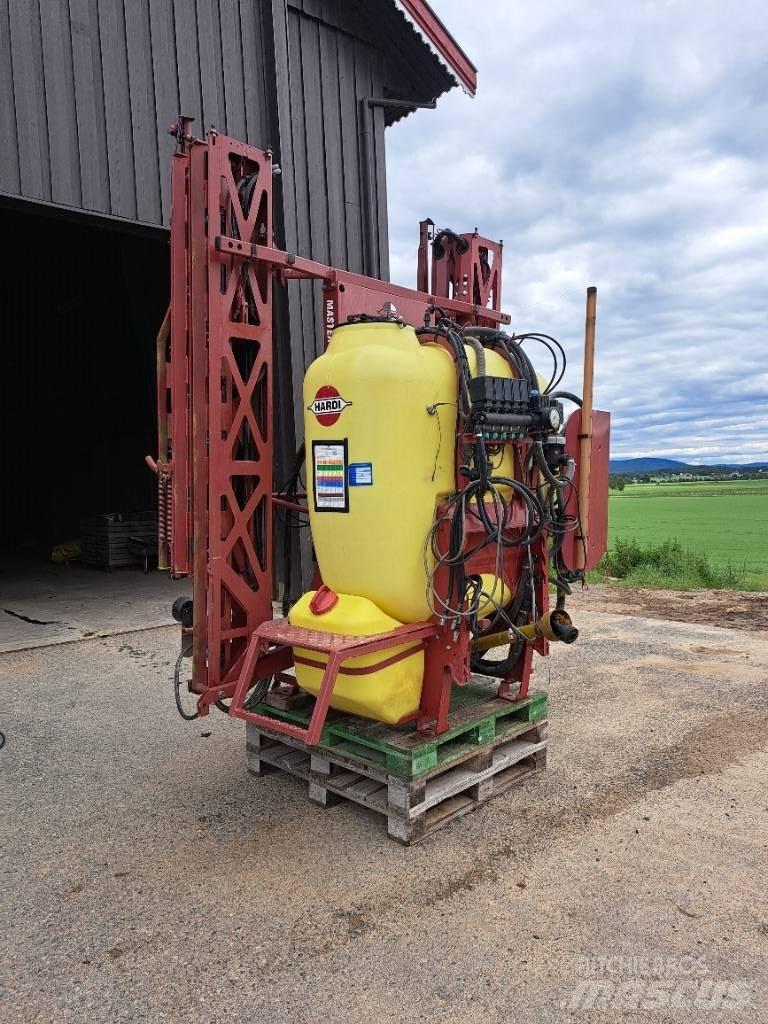Hardi Master 1000 Прицепные опрыскиватели