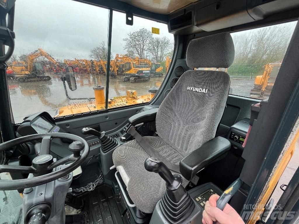 Hyundai R55W-9A Колёсные экскаваторы
